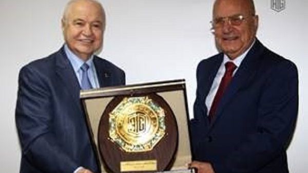 أكد سعادة الدكتور طلال أبوغزاله خلال المؤتمر على أهمية التعليم والمعرفة الذي سيعيد الأمة العربية إلى مجدها