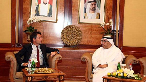 لقاء معالي الوزير مع نظيره الكندي