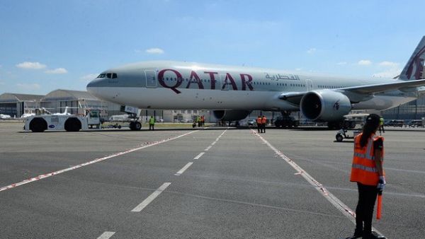 A Qatar Airways Boeing 777-300 is moved on the Tarmac of Le Bourget airport on June 18, 2017. (AFP)