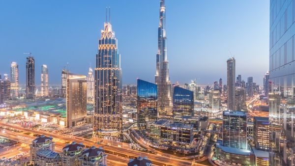 تشهد دبي من وقت لآخر افتتاح مطاعم جديدة، وتقوم مطاعم أخرى بعمليات تجديد ديكوراتها وتحديث قوائم الطعام.