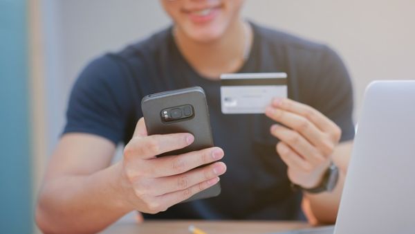 من المتوقع أن يستمر الزخم في الإنفاق عبر الهاتف المحمول حتى عام 2020 مع نمو إضافي بنسبة 25 في المائة.