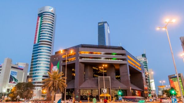 الكويت تسمح للمستثمر الأجنبي بتملك وتداول أسهم البنوك دون سقف