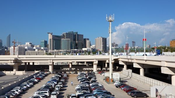"Motorists have to start paying for the parking spaces after the expiration of the grace period to avoid being fined." (Shutterstock)