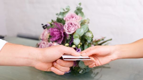 الإنفاق على شراء الورود في الإمارات ارتفع هذا العام بنسبة 146% مقارنة بالعام 2015. (Shutterstock)