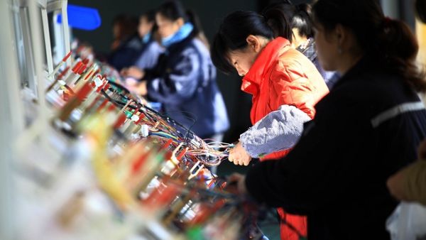 The government has to work "very hard" to ensure jobs for college graduates, demobilized military personnels and workers affected by the cut of overcapacity. (Shutterstock)