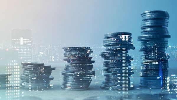 The GCC banking sector has many banks serving small populations, driving intense competition and aggressive pricing policies. (Shutterstock)