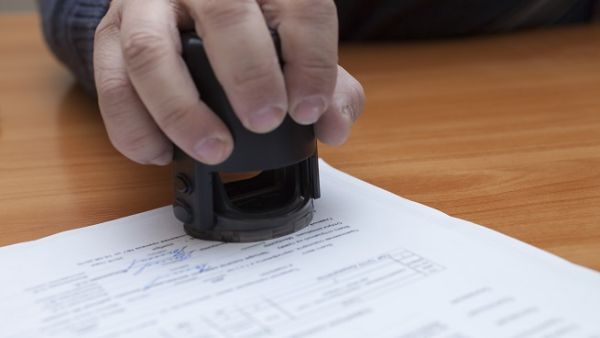 Oman's government is planning to permit the recruitment of non-Omani workers under temporary employment licenses in specific specialised jobs for a set period of time. (Shutterstock)