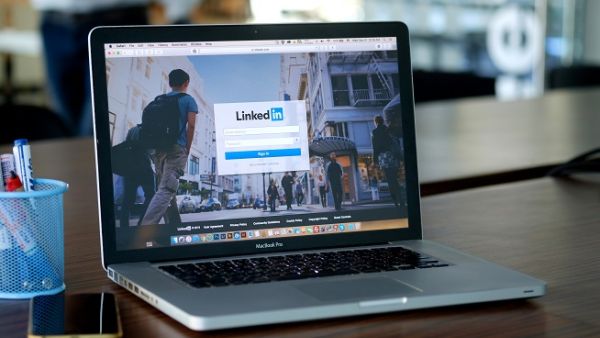 LinkedIn analyzed member profiles in 2017 and revealed that words like “successful” and “dynamic” have dropped out of this year's list of the top 10 buzzwords, while words like “focused” and “motivated” have entered the list for the first time. Here's what it means. (Shutterstock)