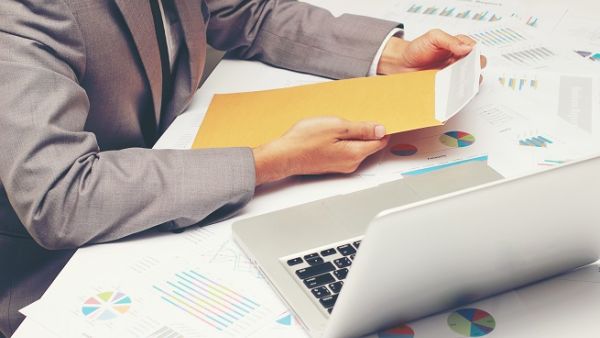 Here's what will make a great cover letter this year. (Shutterstock)