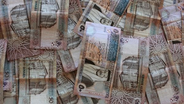 وقعت الحكومة الأردنية والصندوق السعودي للتنمية، أمس، على اتفاقية يقوم بموجبها الصندوق بجدولة عدد من القروض المستحقة على الحكومة الأردنية، تبلغ قيمتها 114 مليون دولار.