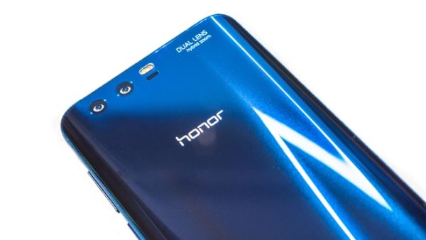 
Honor 9 is not only reasonably priced but a good choice for uncompromising individuals. (Shutterstock)