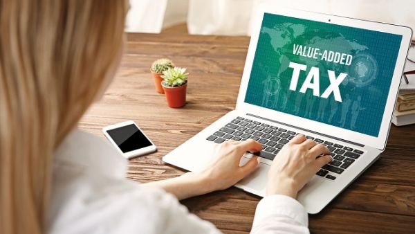 Vendors’ VAT Registration Status Can Be Checked Online in Bahrain (Shutterstock)