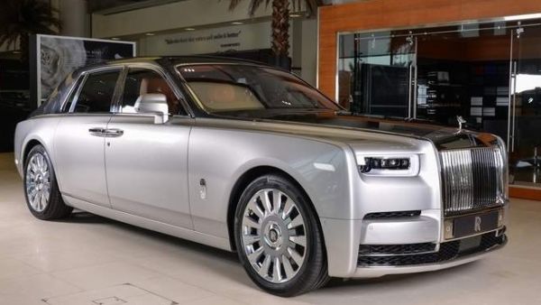 Rolls-Royce Phantom, by Abu Dhabi Motors. (KhT)
