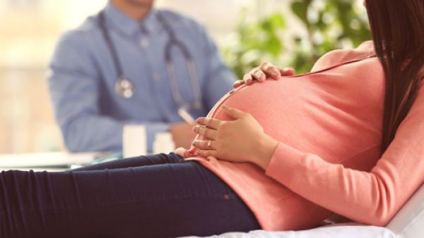 احصلي على 8 ساعات نوم يومياً واجعليها ليلاً، وليكن نوماً عميقاً