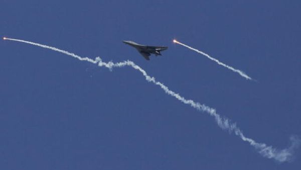 قاذفتان أمريكيتان تحلقان فوق شبه الجزيرة الكورية
