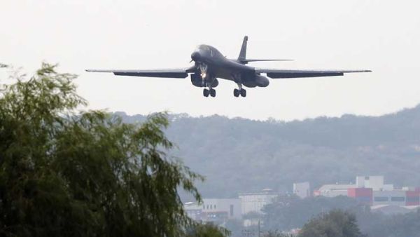 قاذفتان أمريكيتان تحلقان فوق كوريا الجنوبية للمرة الثانية منذ تجربة بيونغ يانغ النووية