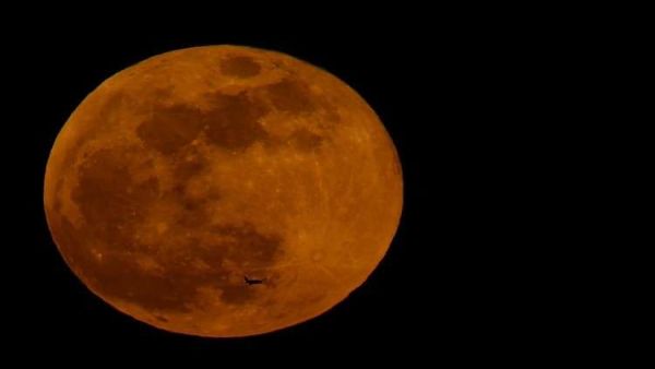 خطط روسية لاستخراج الثروات الباطنية من القمر