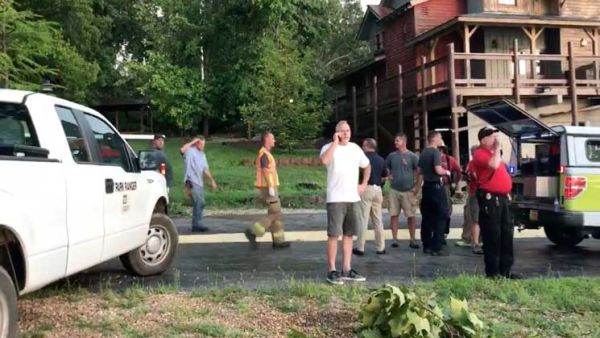 مقتل عشرة أشخاص إثر غرق قارب سياحي في ولاية ميسوري الأمريكية
