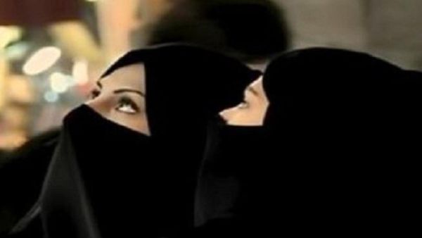 قطري يغتصب فتاة بالمول