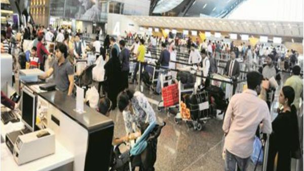 إيران ترسل نحو ألف طن من المنتجات الغذائية إلى قطر يوميا
