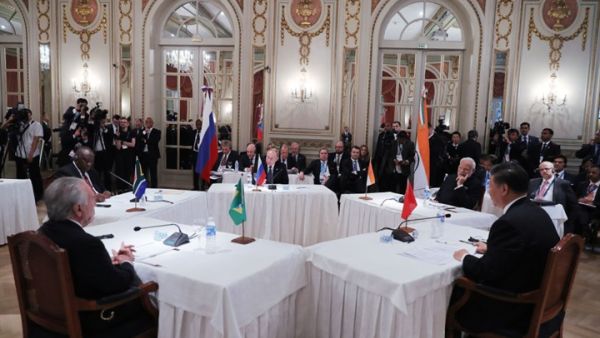 إطلاق أعمال قمة "العشرين" بحضور زعماء الاقتصادات الكبرى