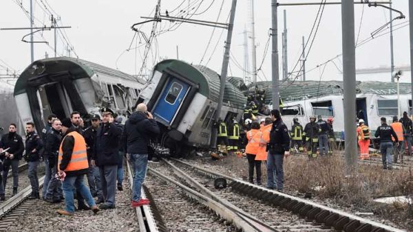 عملية انتشال المحاصرين بين الحطام لا تزال مستمرة 