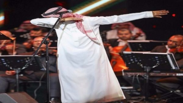 رابح صقر يعتذر للجمهور عن رقصة (الحشيش) رابح صقر يعتذر للجمهور عن رقصة (الحشيش)