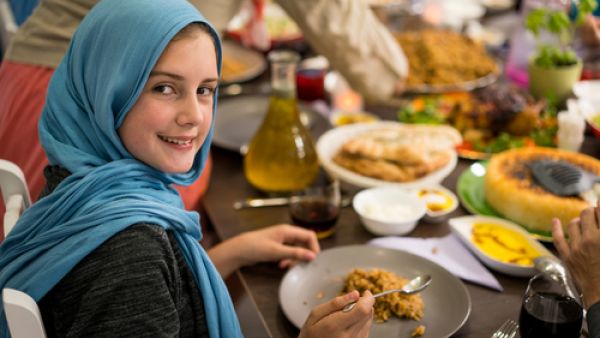 رمضان فرصه ذهبيه حاول تخفيف طعامك من لتتجنب الأعراض الانسحابيه للرجيم 