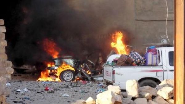 سيارة مشتعلة في الرمادي
