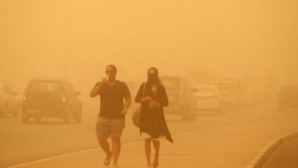 وفاة لاجئة سورية في عكار بلبنان بعد إصابتها بحالة اختناق بسبب العاصفة الرملية