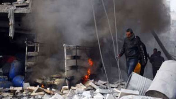  39 شخصا على الأقل قتلوا وأصيب العشرات في الغارات على الرقة
