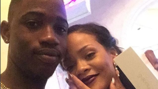 ريهانا مع ابن عمها تافون (instagram.com/badgalriri)