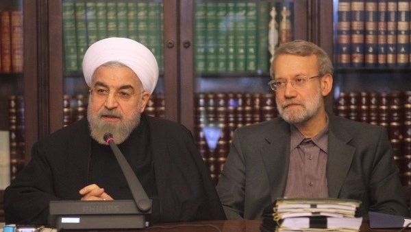 يتنافس ايضا مرشحان اخران غير معروفين هم مصطفى هاشمي طابا (اصلاحي) ومصطفى مير سالم (محافظ).

