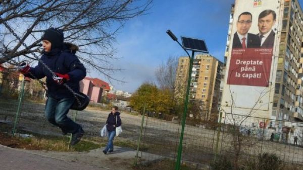 اقصي رئيس الوزراء الخميس من صفوف الحزب الاشتراكي الديموقراطي