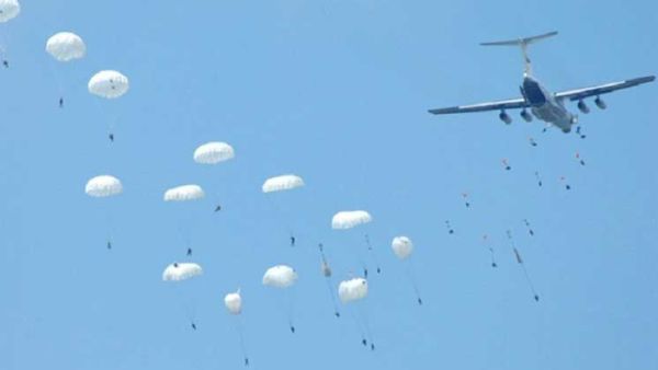 الدفاع الروسية تعلن اختفاء 3 مظليين عسكريين خلال عملية تدريبية