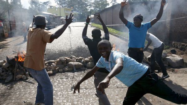 قاد عسكريون، الأربعاء الماضي محاولة انقلاب للإطاحة بنكورونزيزا، غير أنّها منيت بالفشل