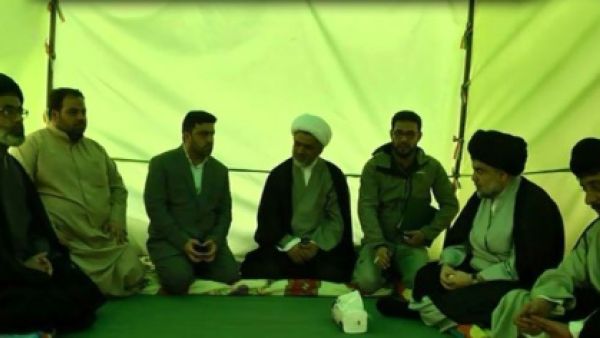 الصدر يعتصم بالمنطقة الخضراء
