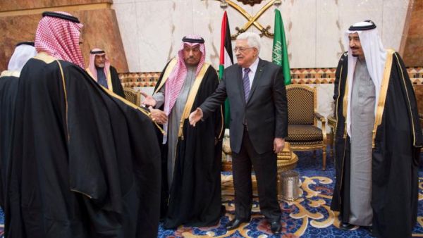 الرئيس الفلسطيي يلتقي العاهل السعودي في الرياض