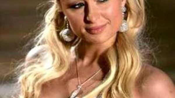 باريس هيلتون معجبة بالكرم العربي