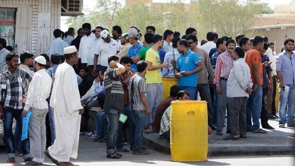 The Saudi Ministry of Labor has closed down 14 recruitment offices permanently and 40 others temporarily for various violations. (AFP/ Fayez Nureldine)