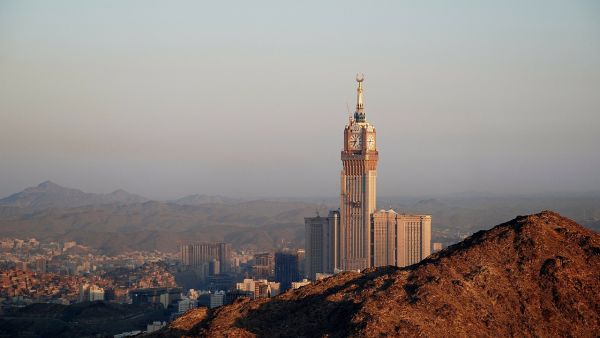 A $100 billion city to be built from scratch in Saudi Arabia will be completed by 2035 to serve as a commercial hub for countries on the Red Sea. 