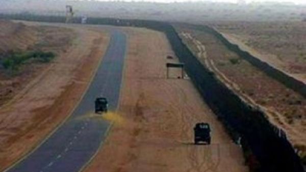 السعودية تؤكد استمرار بناء السياج الأمني مع اليمن