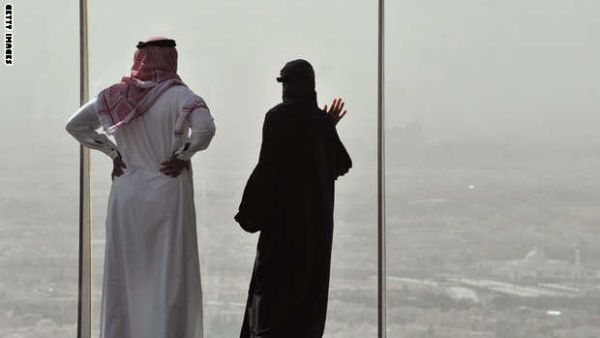 الهيئة تضبط شاب وفتاة في وضع مخل