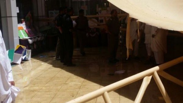 سقوط مظله على الطالبات