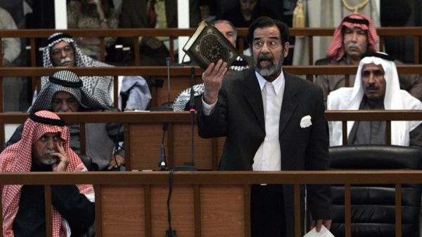 بعد سنتين من العمل، تم عرض المصحف في متحف أم القرى ببغداد