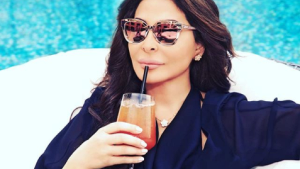 إليسا (instagram.com/elissazkh)