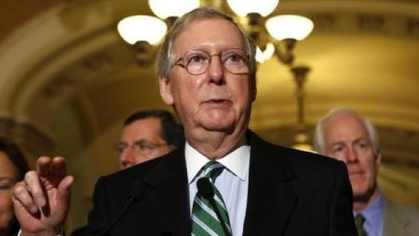 السناتور ميتش مكونيل
