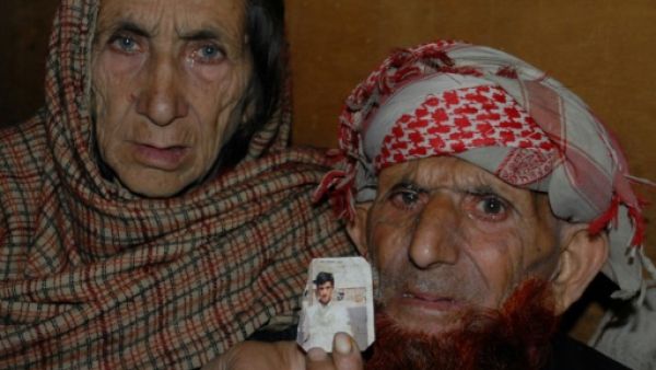 والدا شفقت حسين