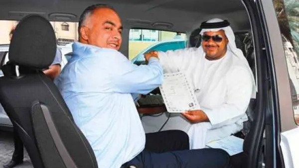 The new service is aimed at helping customers save time by providing them with a fully-equipped van with internet services, laptops, and technology, with the service available 24/7. (Courtesy of Sharjah Chamber)

