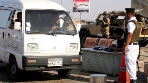 نقطة تفتيش قرب مطار شرم الشيخ
